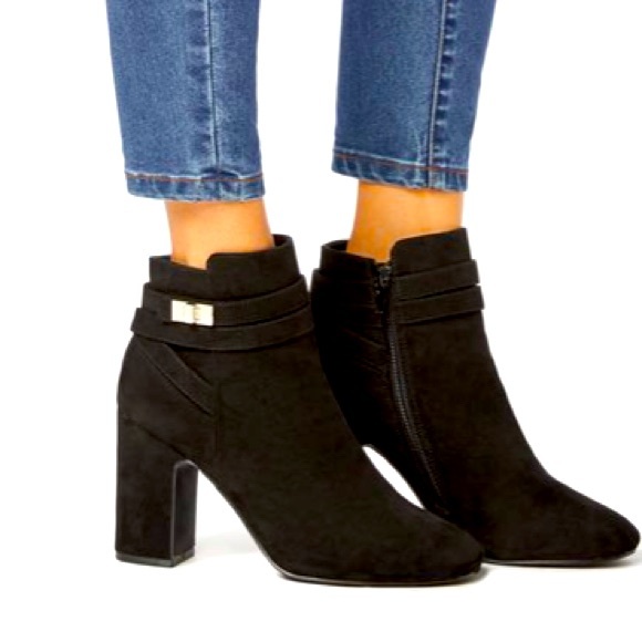 BRAND NEW NEVER WORN BLACK HEELED BOOTS - Picture 1 of 5